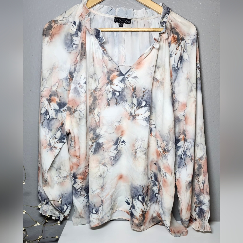 Chic Floral Blouse - White, Gray, Peach